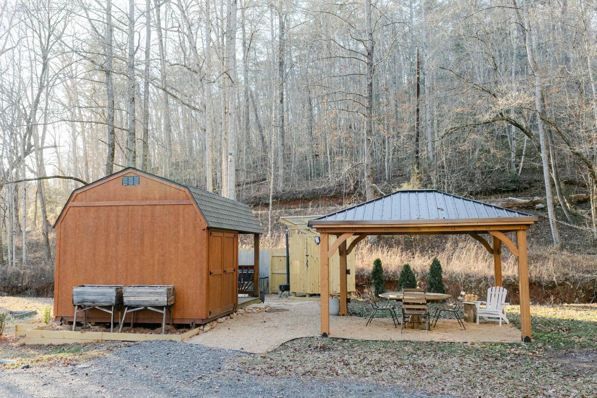 Blythe Shoals Base Camp Hotel Cleveland Eksteriør billede